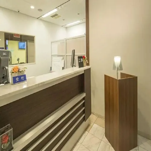 先進会眼科 福岡天神_受付の様子