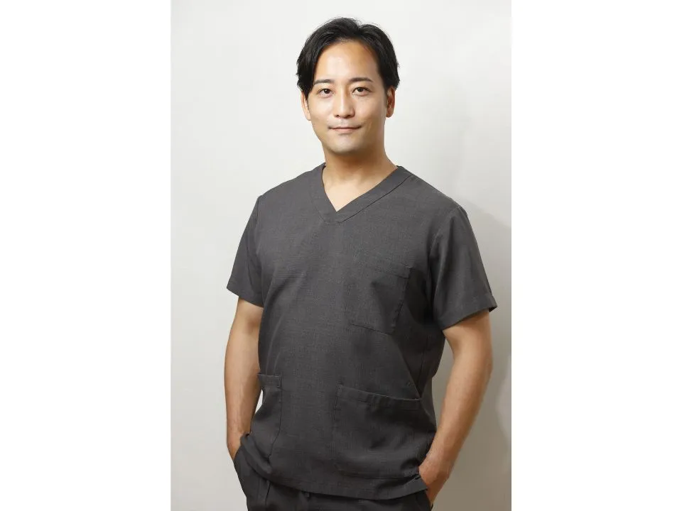 眠れるスキンクリニック田町の西脇 智哉 院長_2