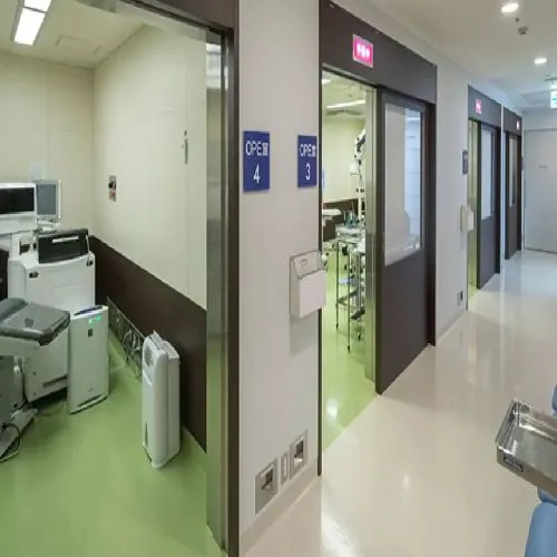 先進会眼科 福岡天神_施設廊下の様子