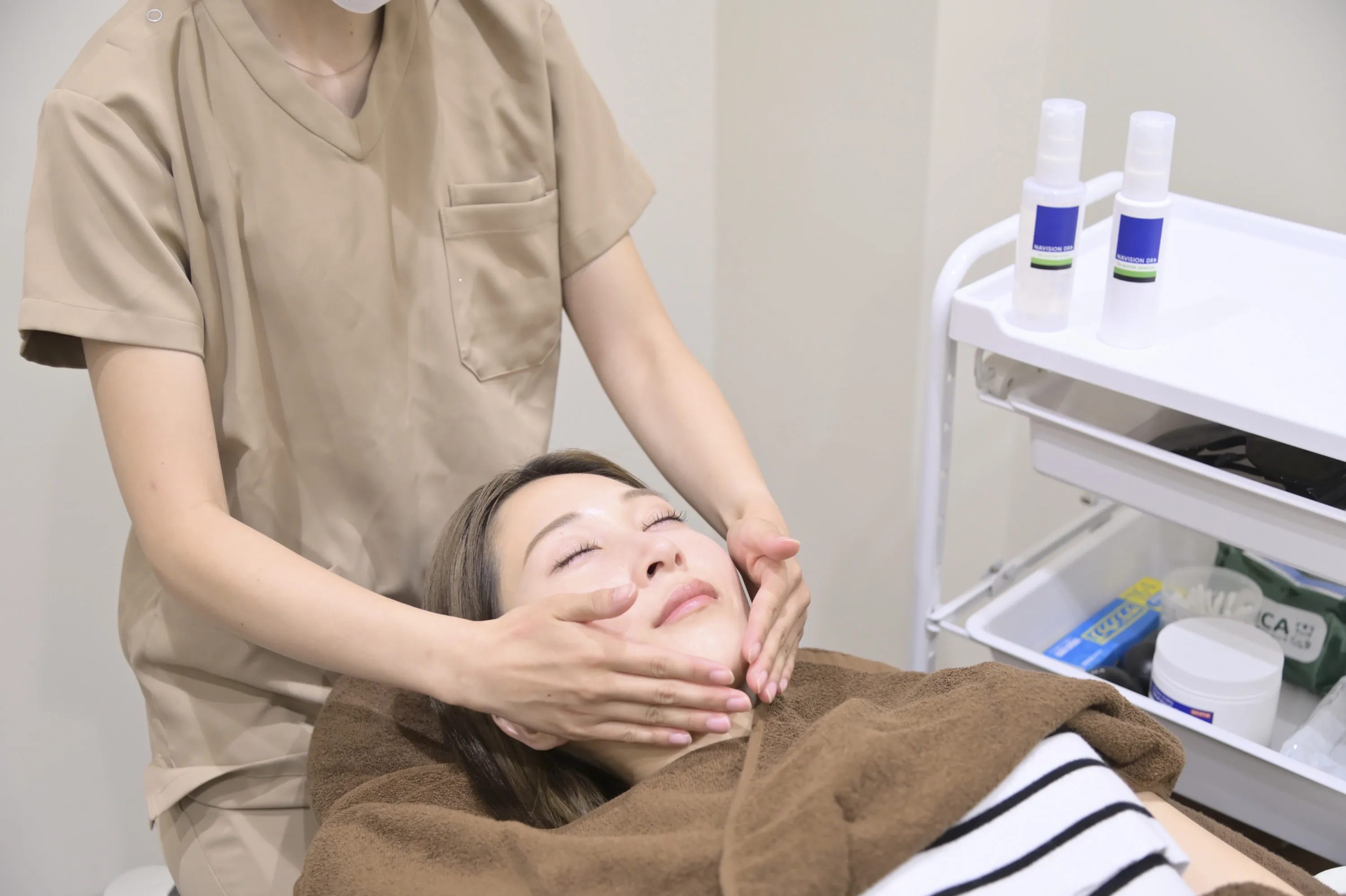 眠れるスキンクリニック田町_施術の様子