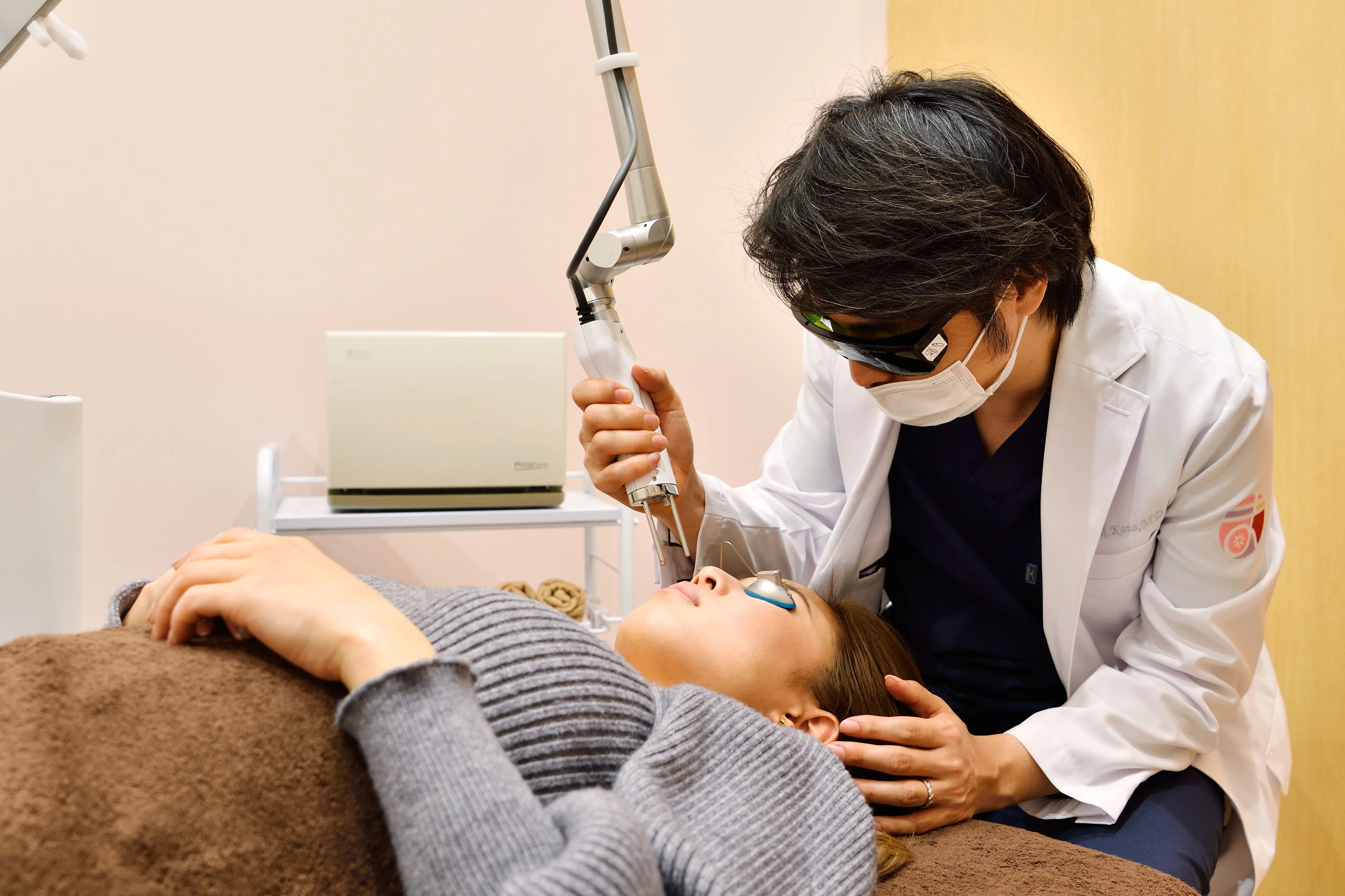 まゆりなclinic名古屋栄_施術の様子